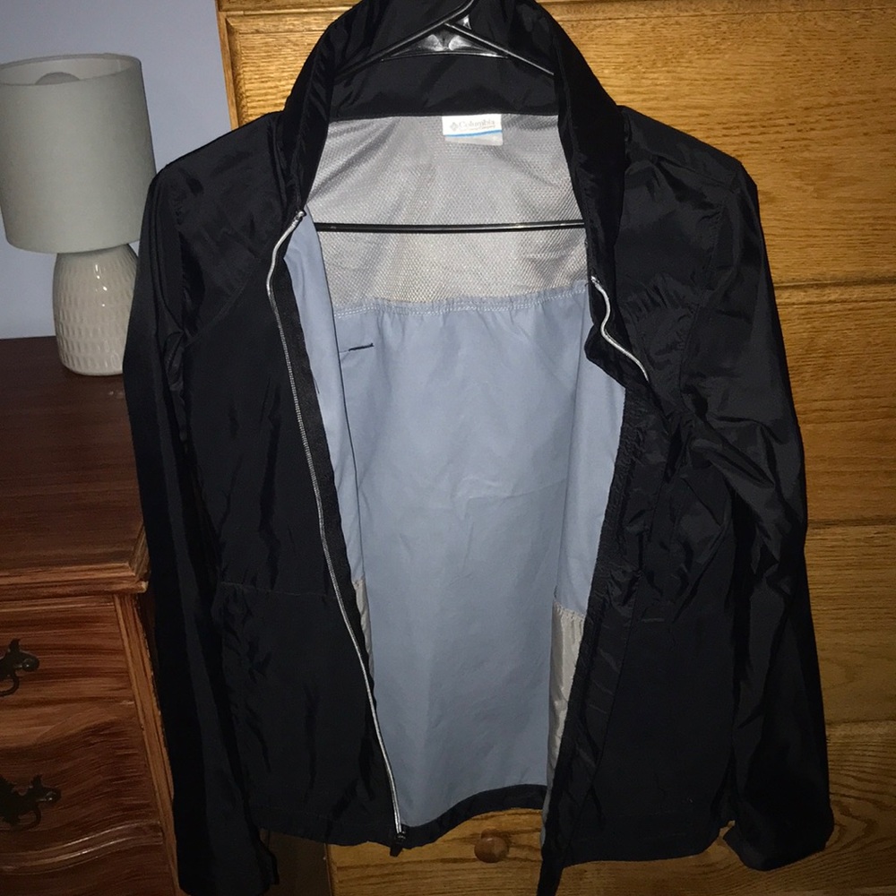 Columbia Wind Breaker - Picture 2 of 4